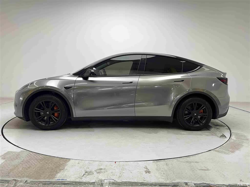Tesla Model Y, 2023 3