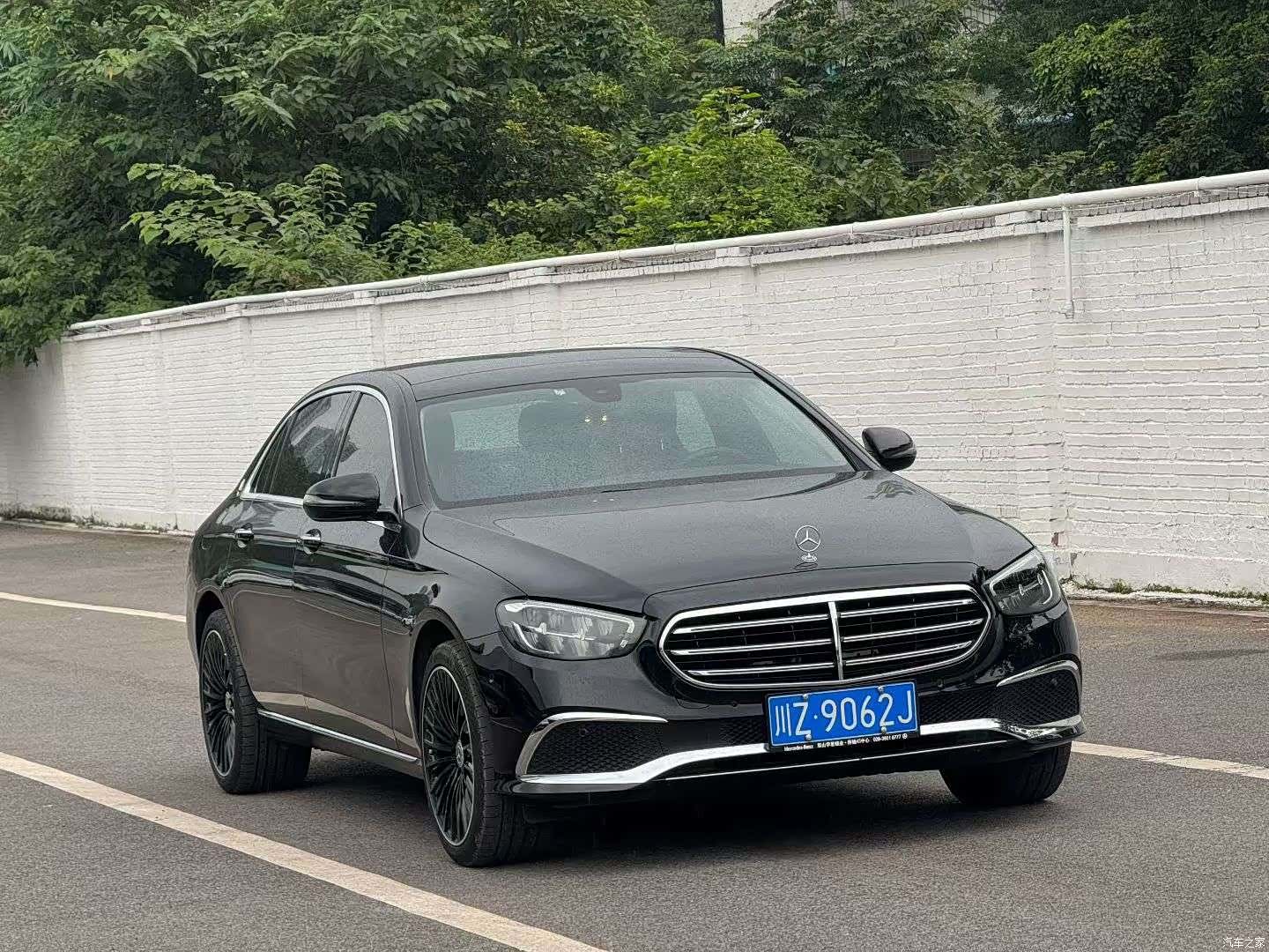Mercedes-Benz E-Class, 2023 3