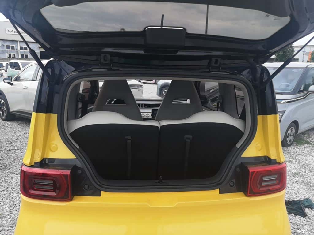 Wuling MINIEV, 2021 19