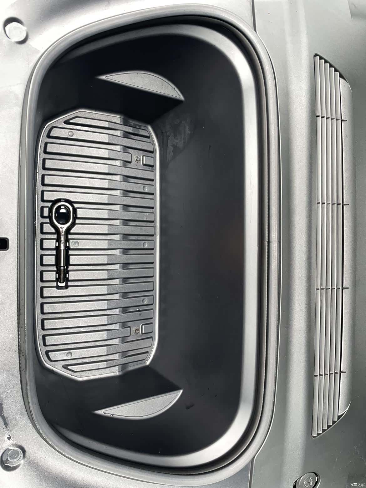 Tesla Model Y, 2024 14