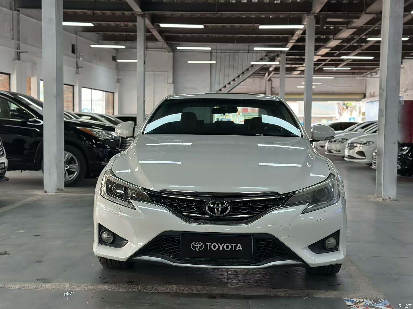 Toyota 2.5V, 2015 1