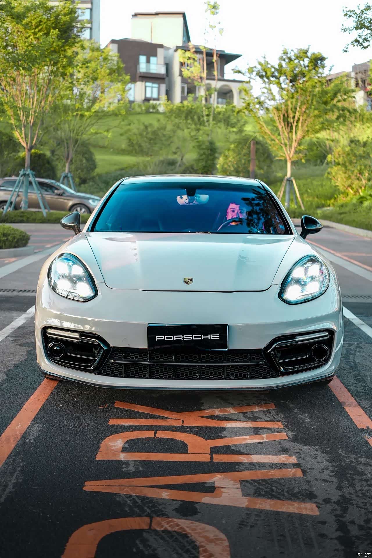 Porsche Panamera, 2010 2
