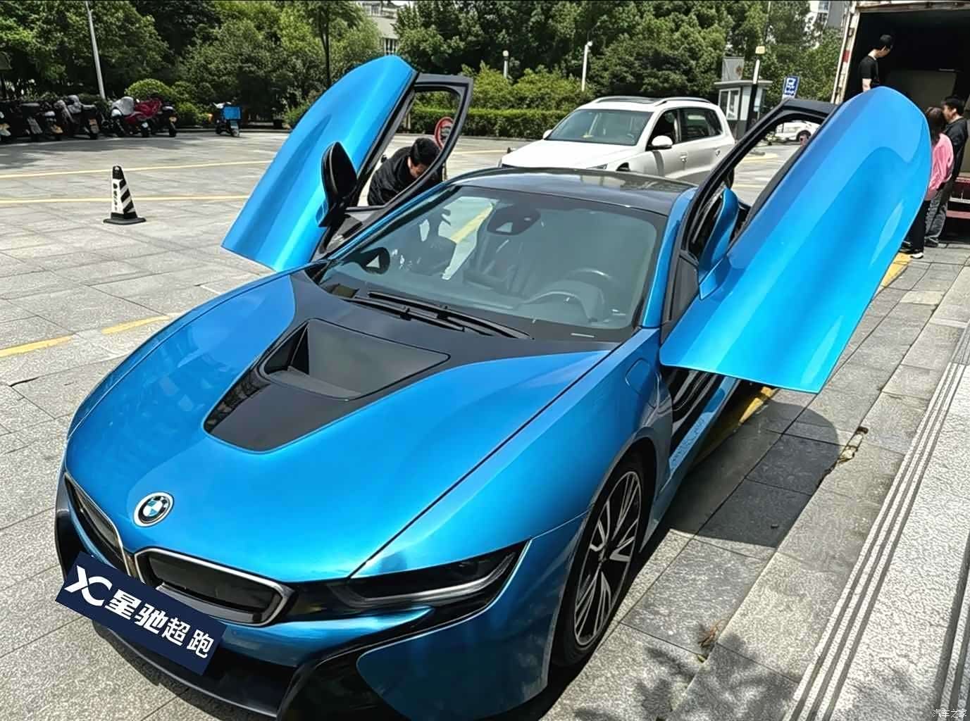 BMW i8, 2016 1