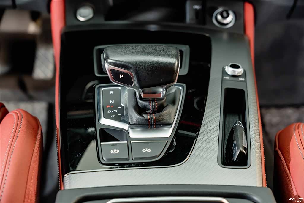 Audi Q5L, 2024 14