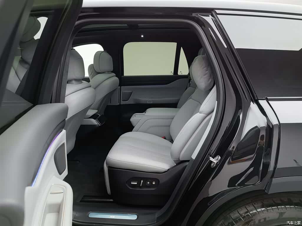 NIO ES8, 2024 15