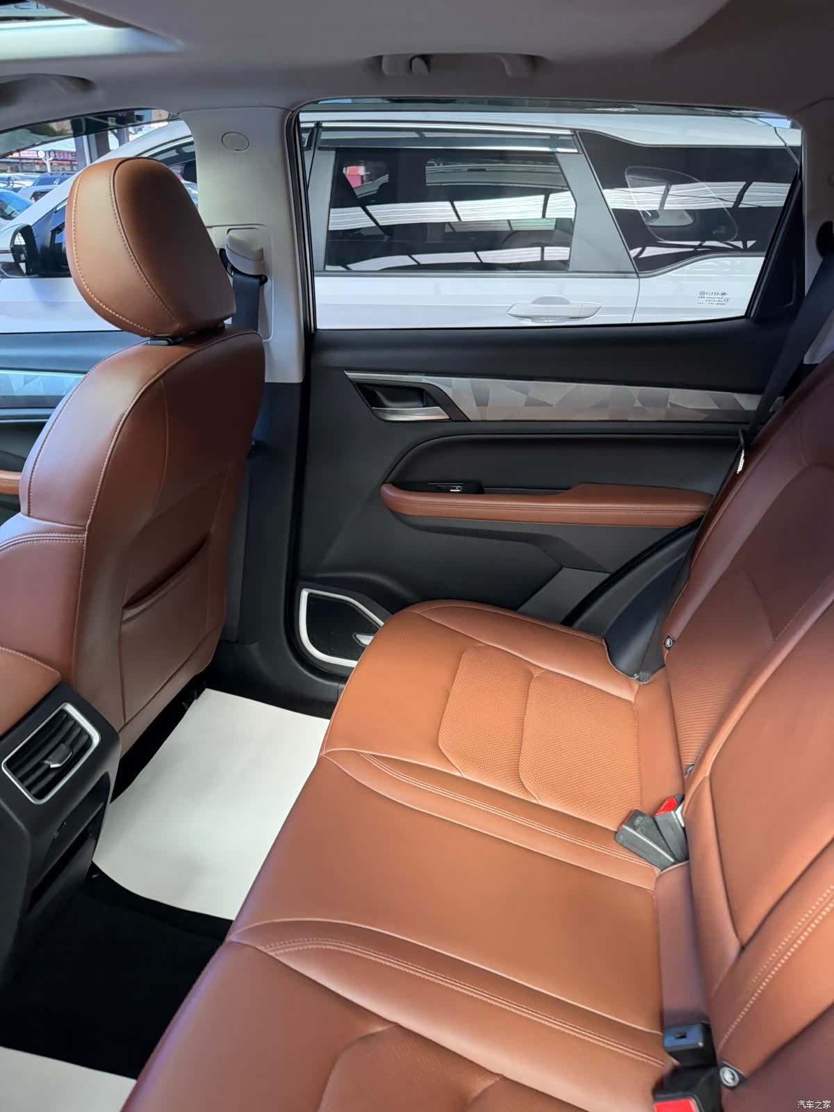 Geely X6, 2022 11