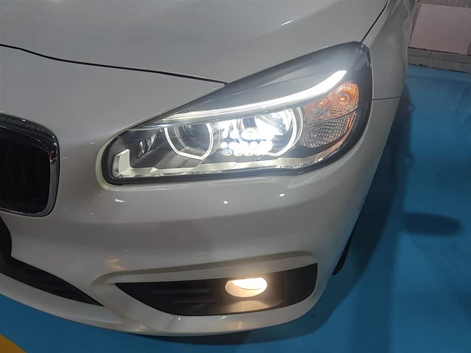 BMW 2 series station wagon