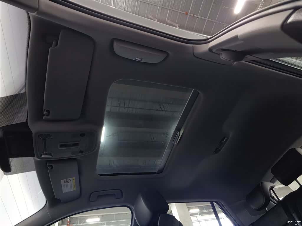 Audi Q2L, 2024 14