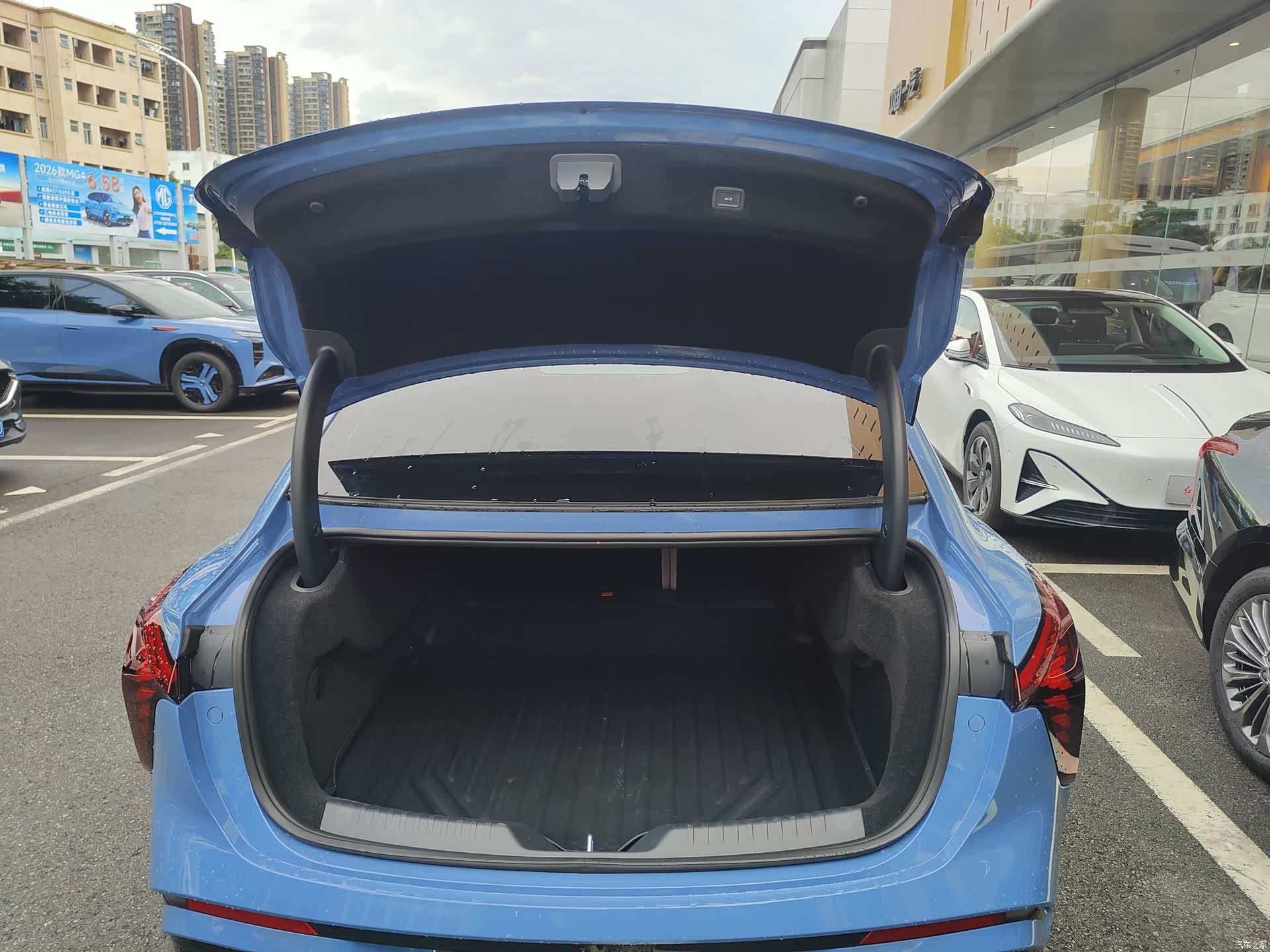 Hongqi 05, 2025 17