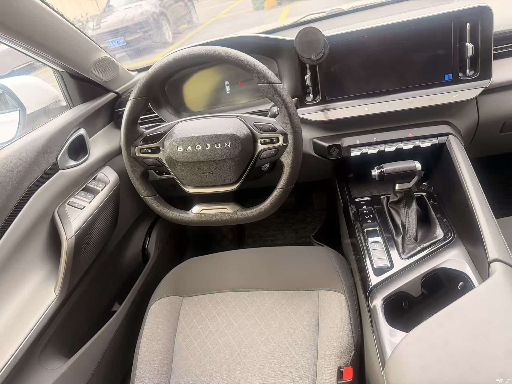 Wuling RC-5, 2022 19