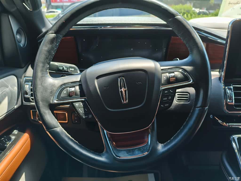 Lincoln Navigator, 2022 10