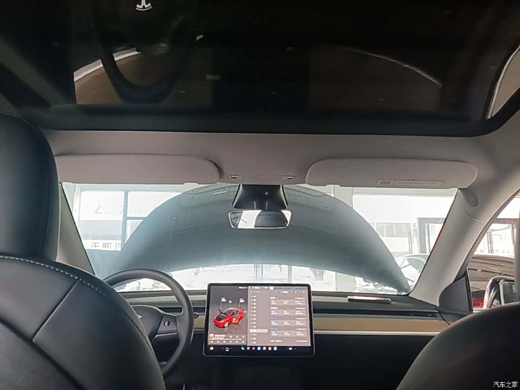 Tesla Model Y, 2023 18