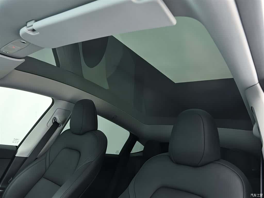 Tesla Model Y, 2024 13