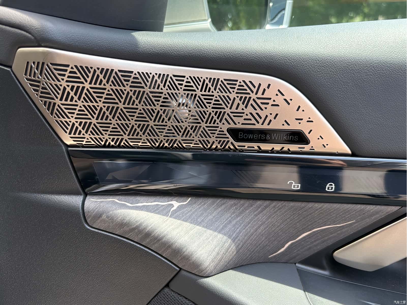 BMW 5 Series, 2025 15
