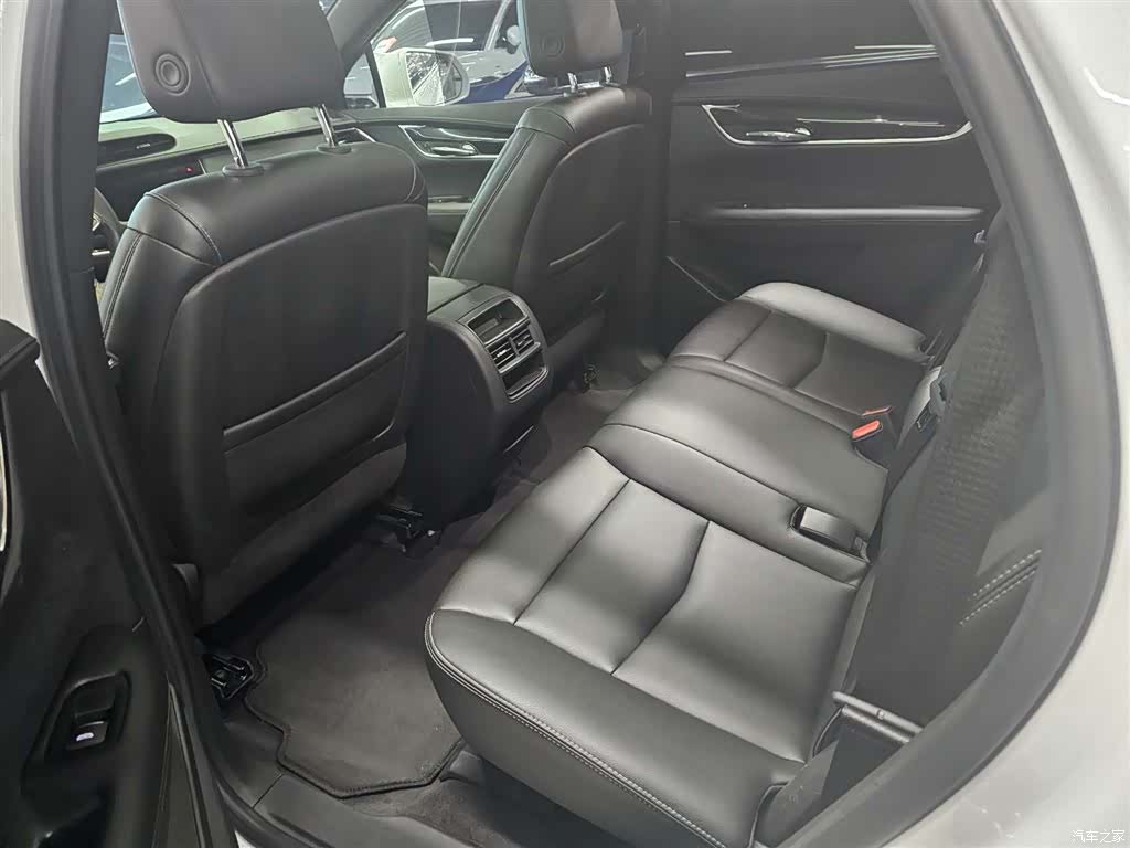 Cadillac XT5, 2022 все фото