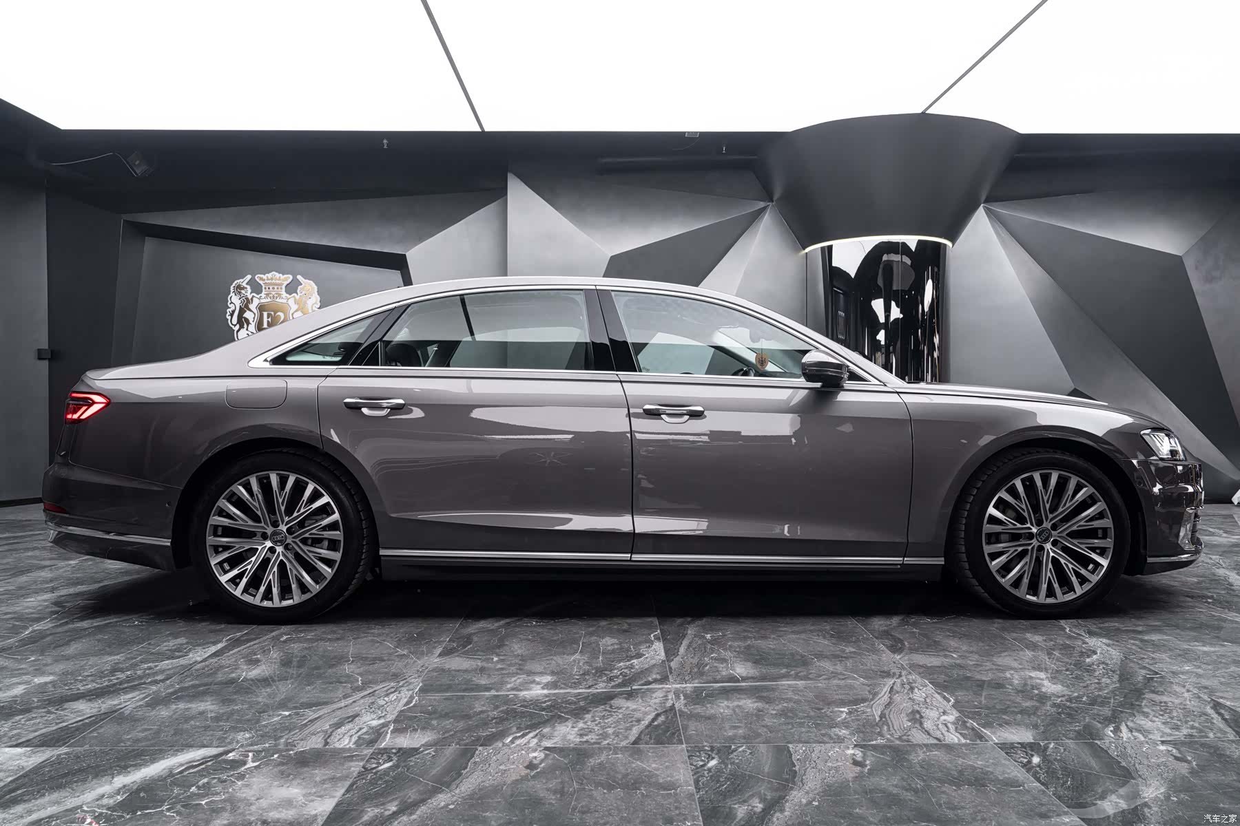 Audi A8L, 2020 4
