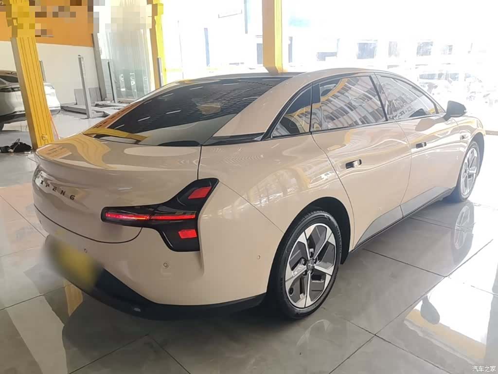 Xpeng Mona M03, 2025 7