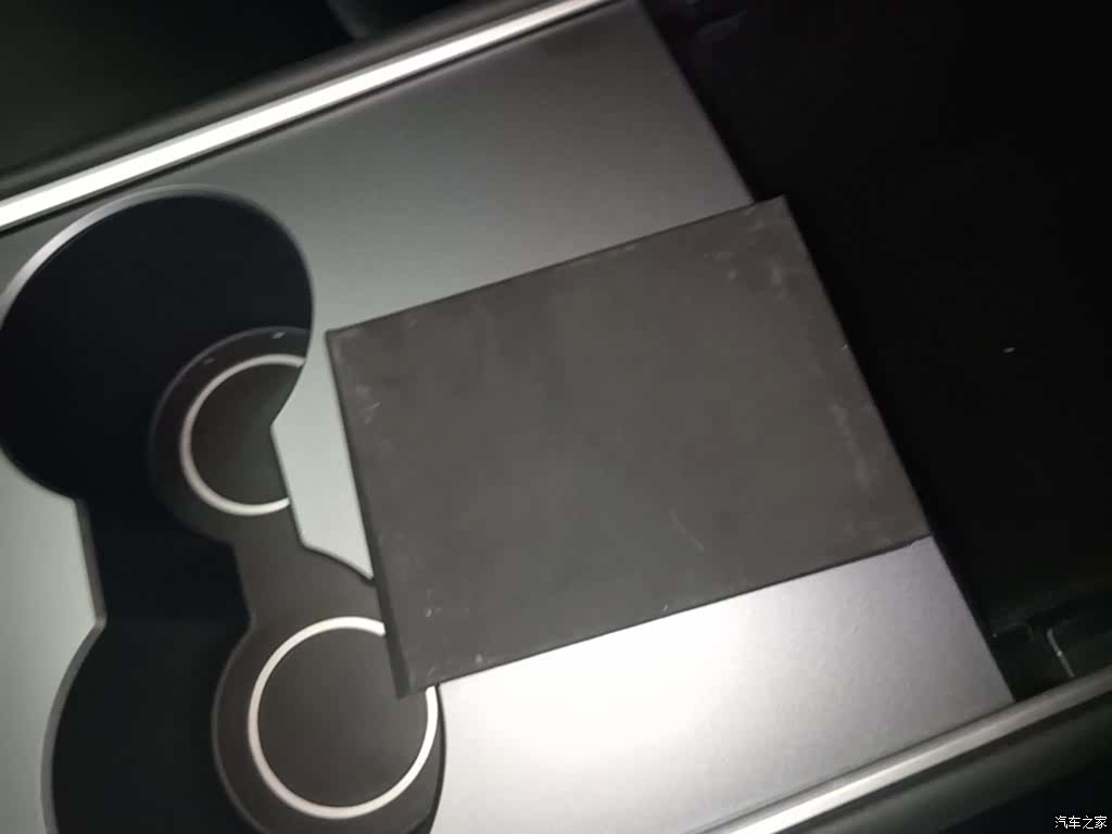 Tesla Model Y, 2023 9