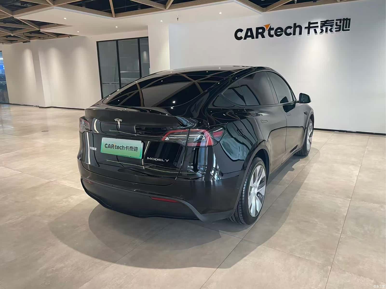 Tesla Model Y, 2022 4