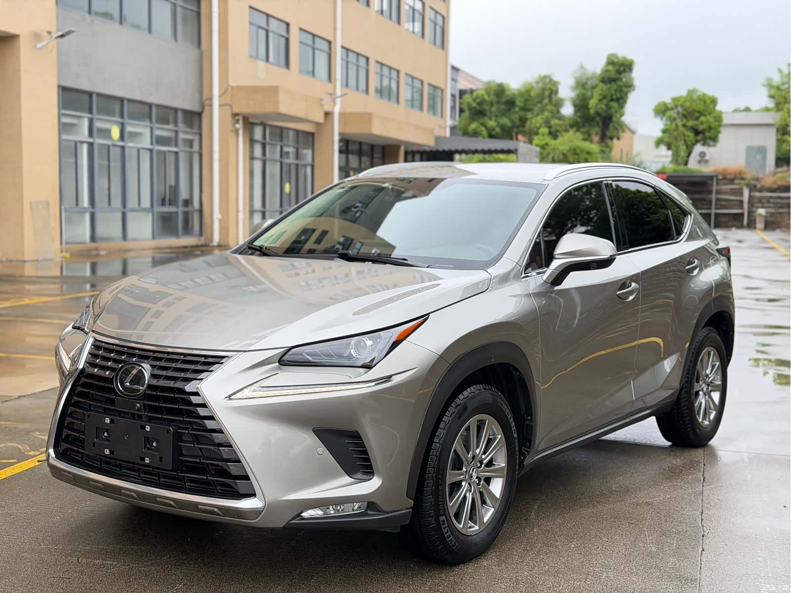 Lexus NX, 2021 1