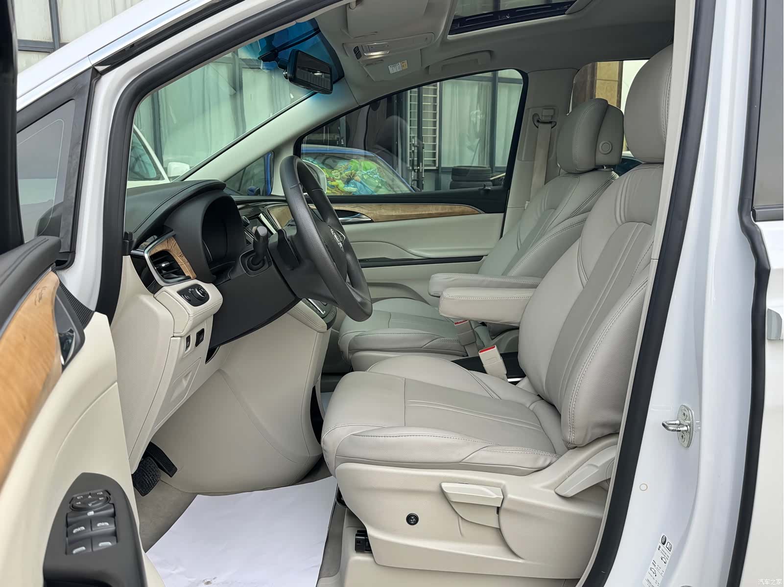 Buick GL8, 2018 8