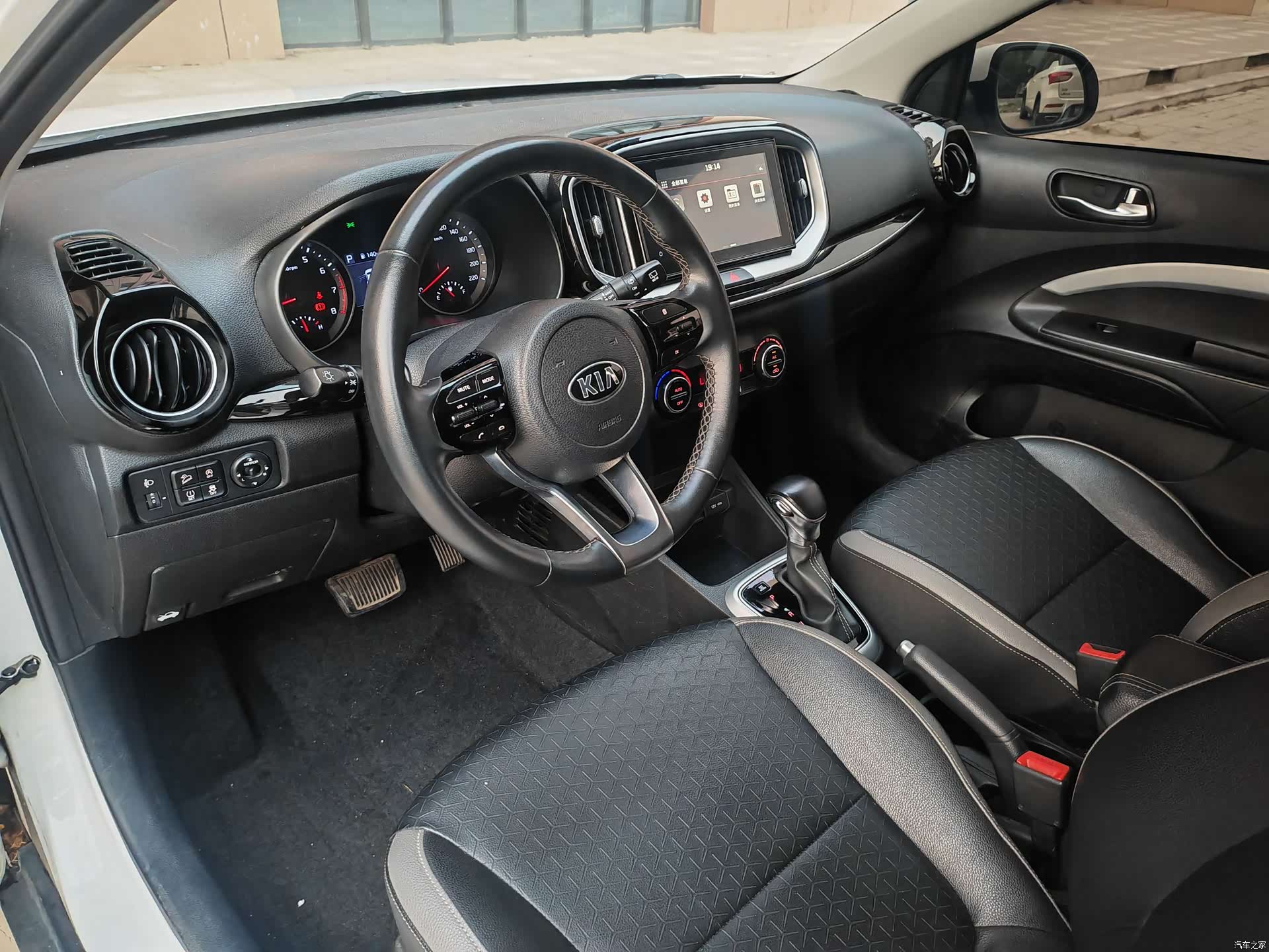 Kia KX1, 2019 9