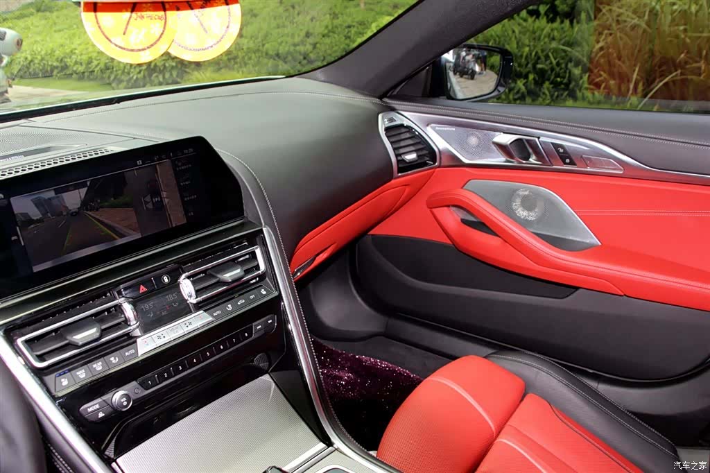 BMW 8 Series, 2022 все фото
