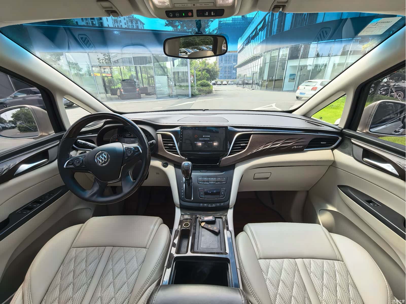 Buick GL8, 2020 4