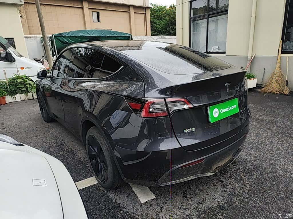Tesla Model Y, 2024 все фото