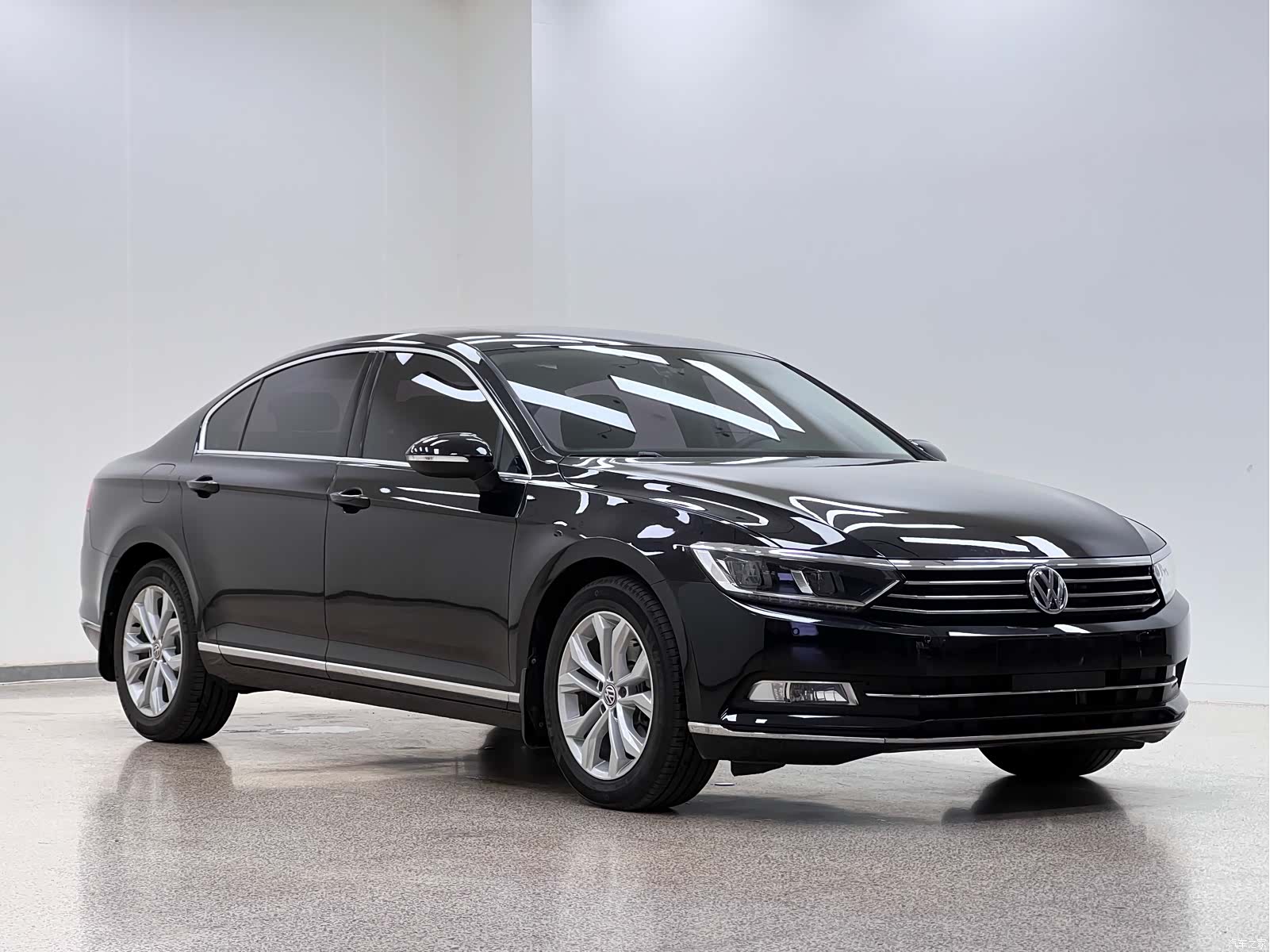 Volkswagen Magotan, 2018 3