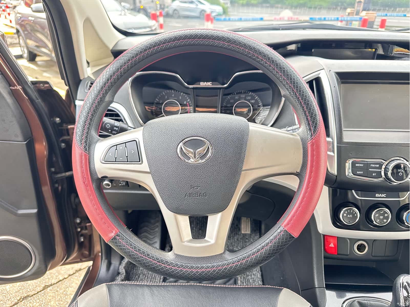 BAIC H3, 2016 16