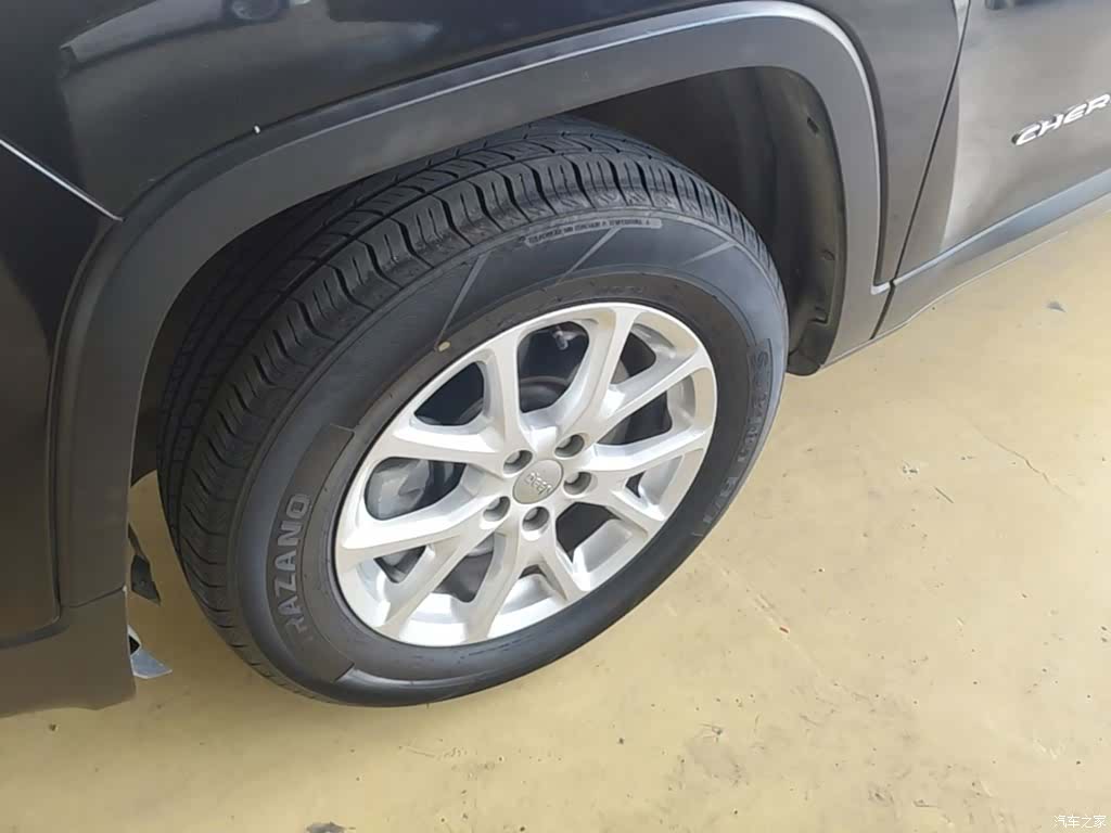 Jeep Cherokee, 2016 23