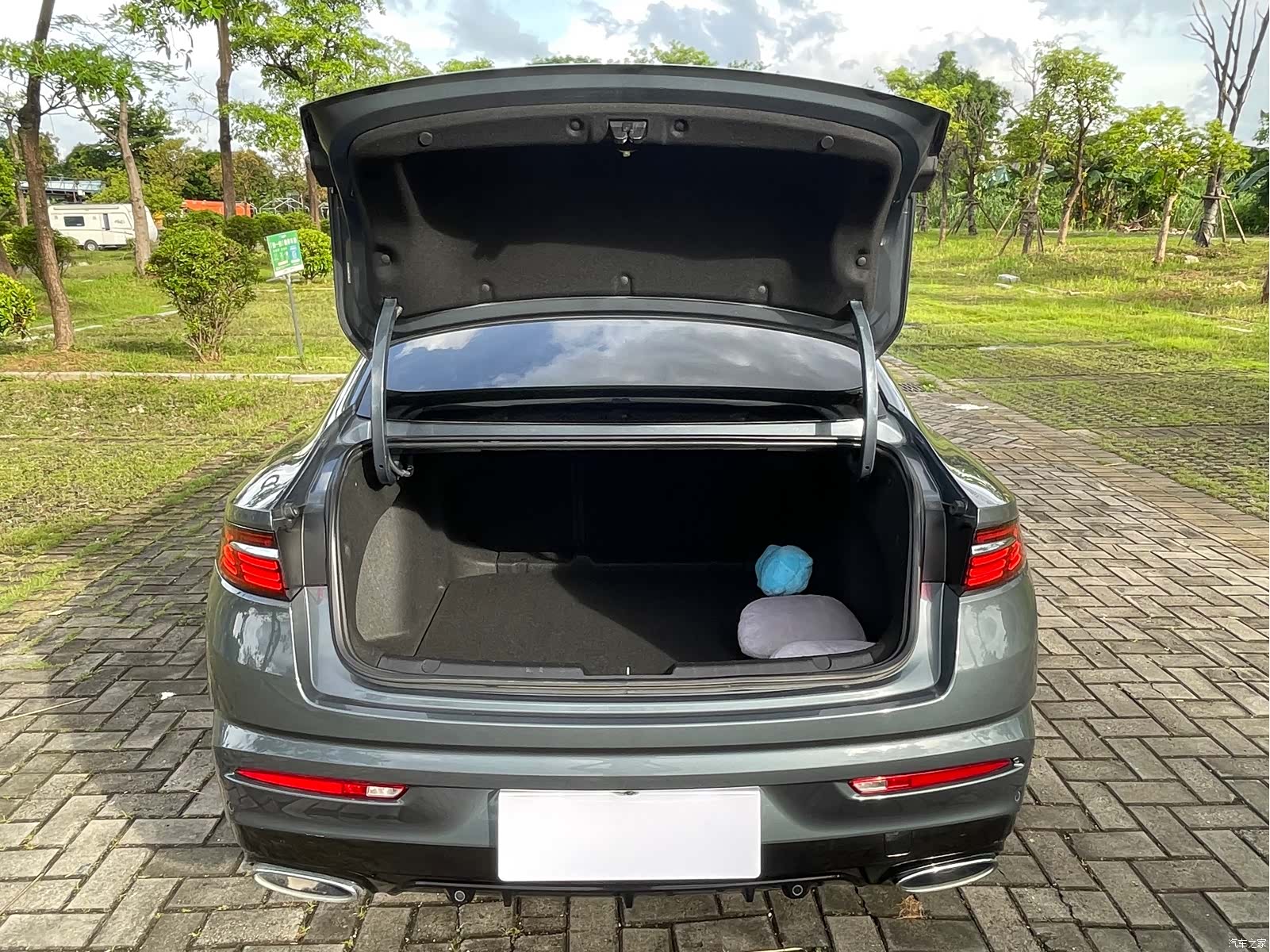 Geely Preface, 2021 18