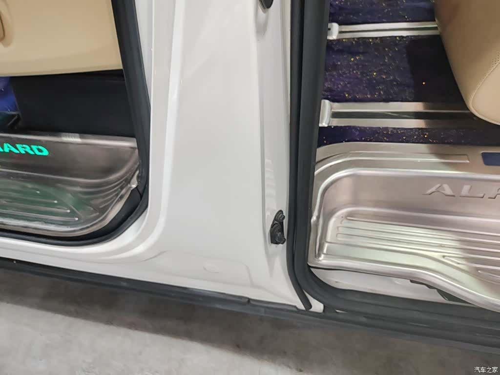 Toyota Alphard, 2018 22