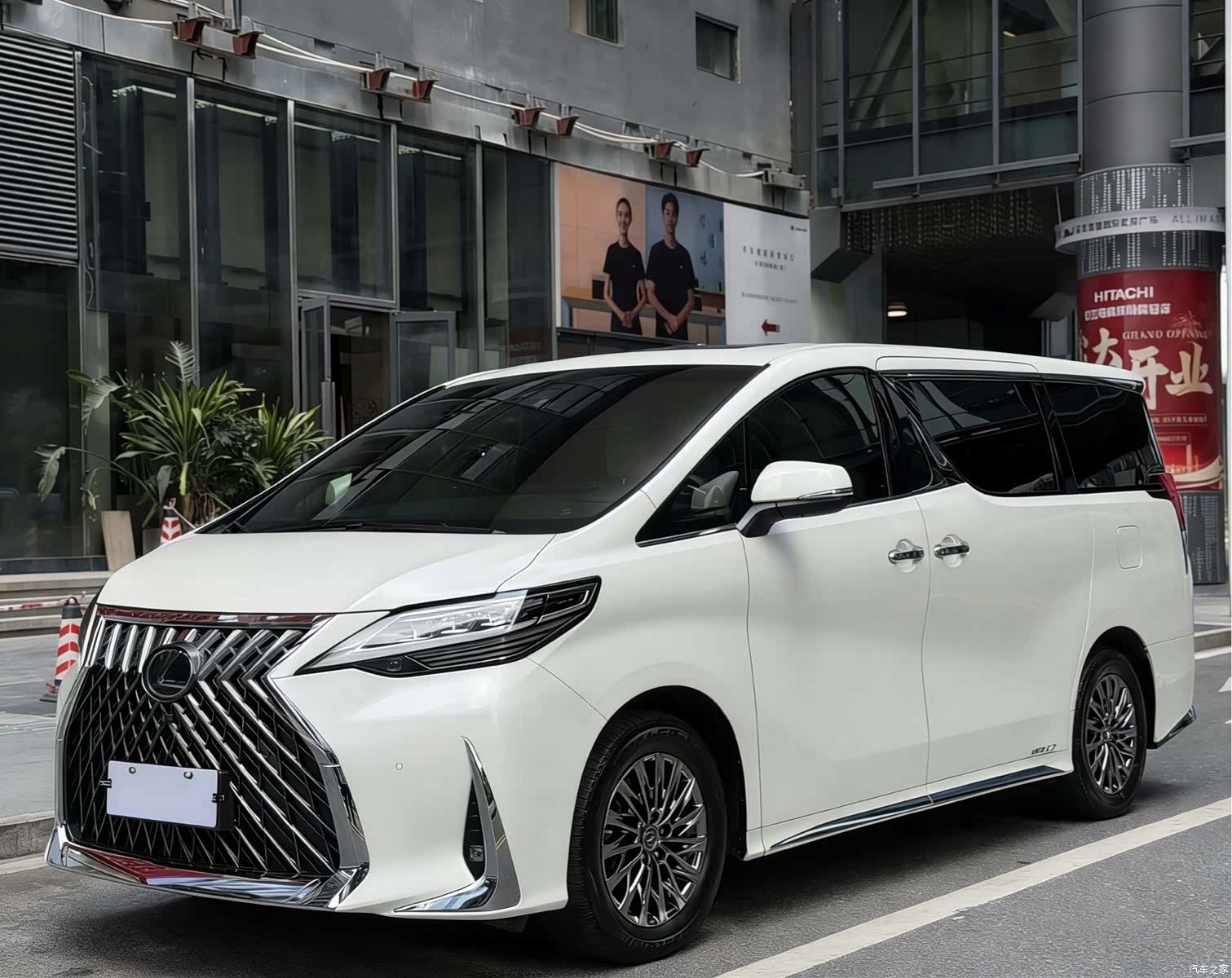 Lexus LM, 2021 1