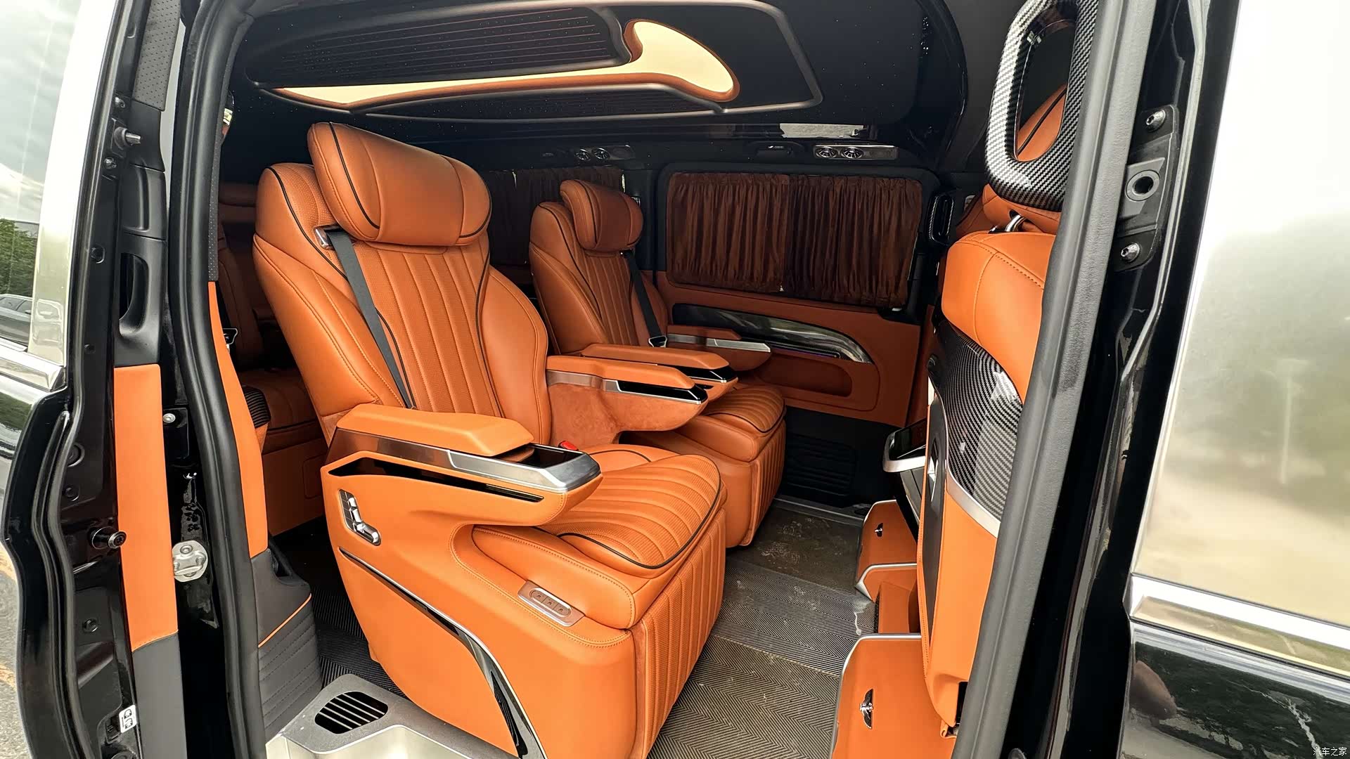 Mercedes-Benz 7, 2024 7