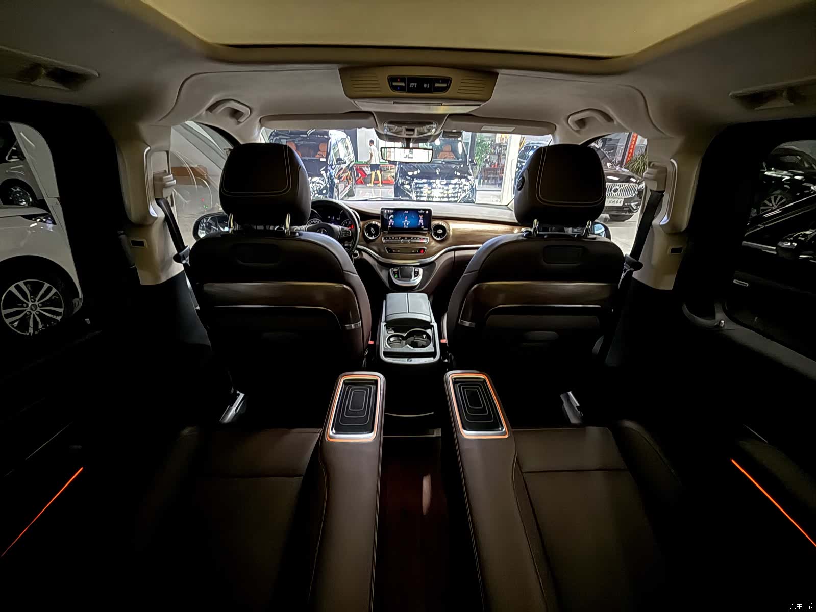 Mercedes-Benz V-Class, 2022 8