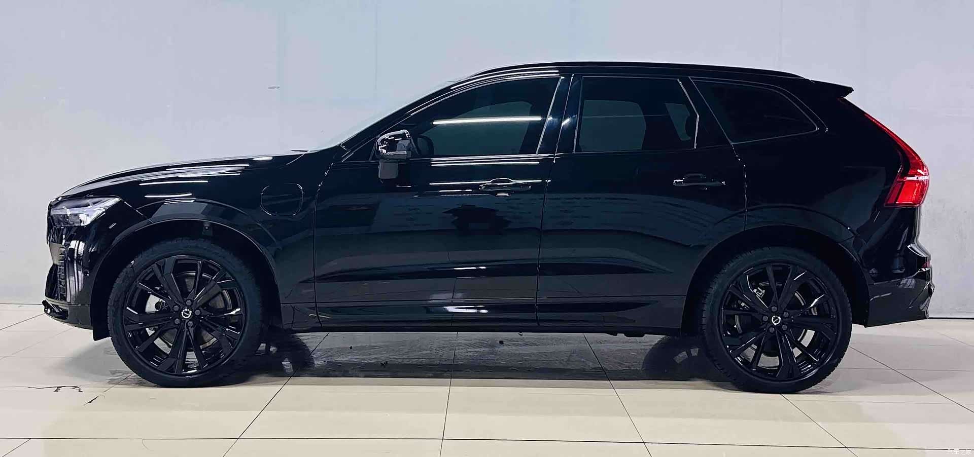 Volvo XC60, 2025 все фото