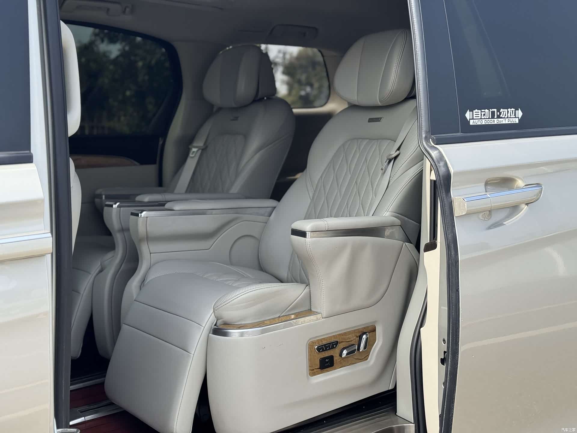 Buick GL8, 2020 9