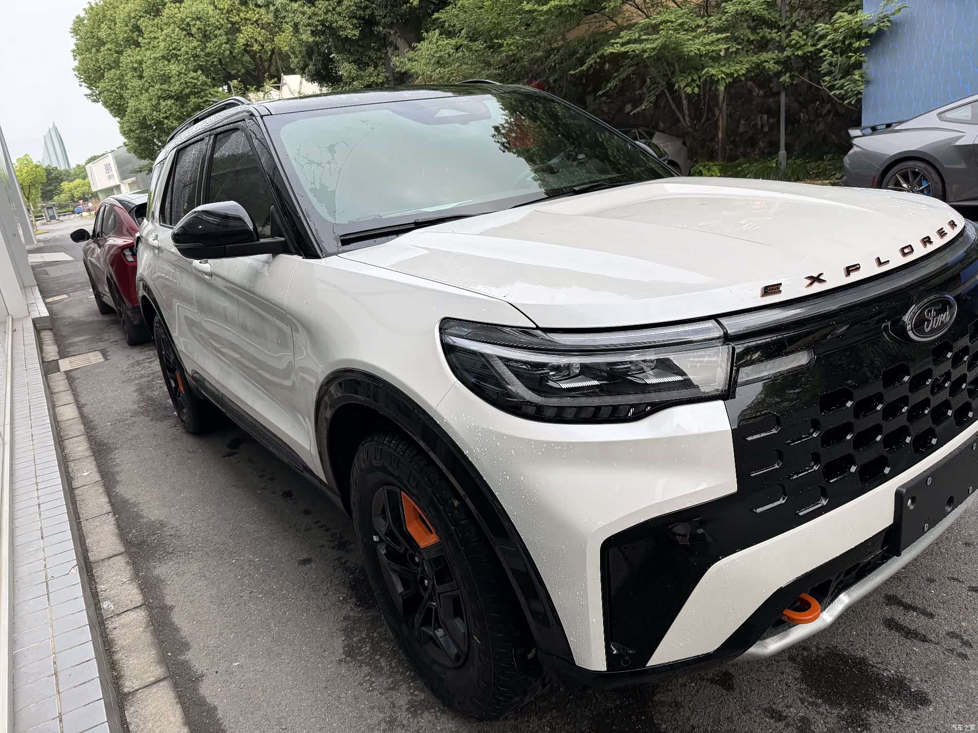 Ford Explorer, 2024 4