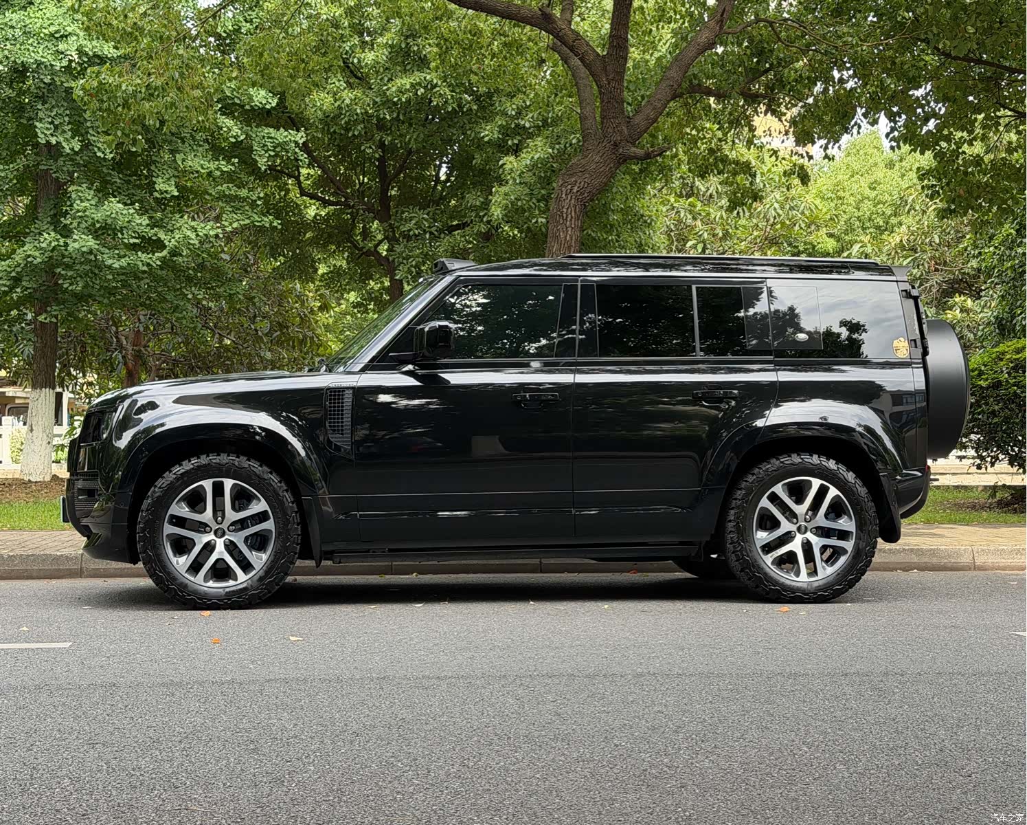 Land Rover Defender, 2024 7