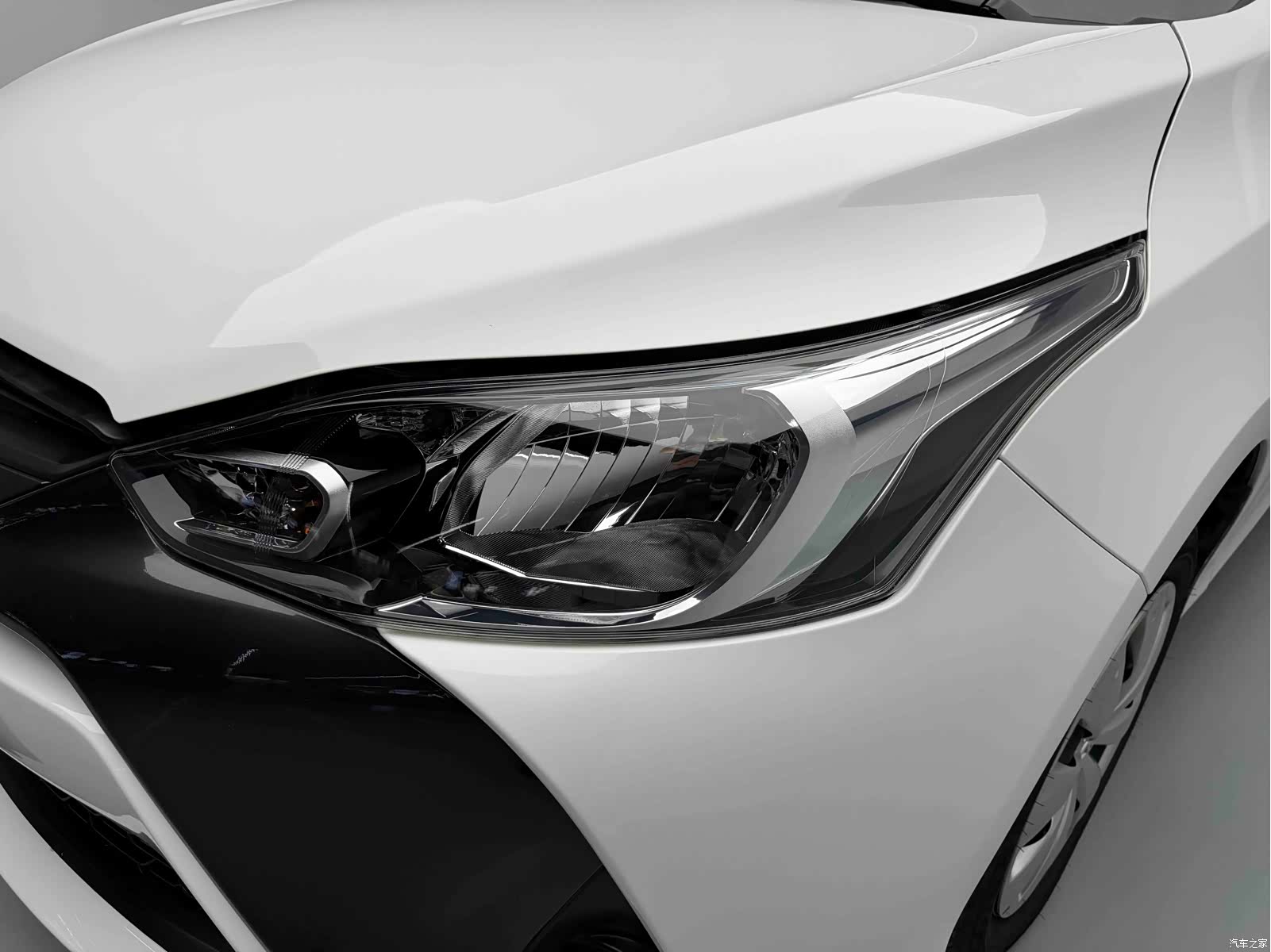 Toyota YARiS L, 2019 все фото