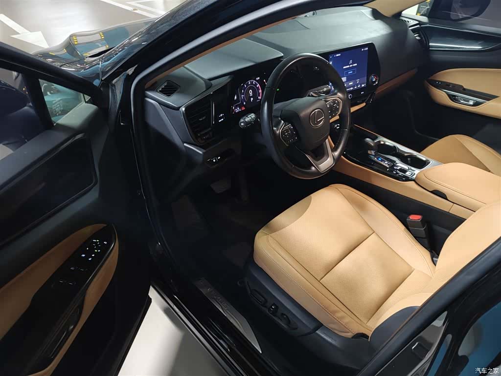 Lexus NX, 2023 12
