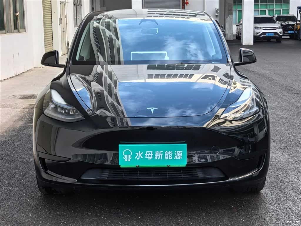 Tesla Model Y, 2023 2