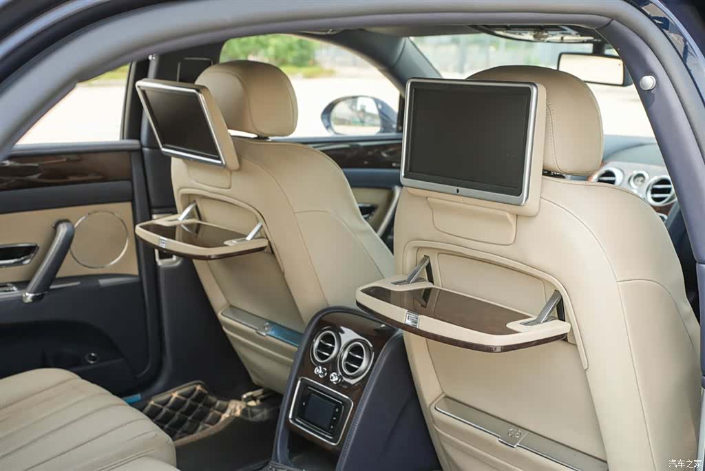 Bentley Flying Spur, 2016 19