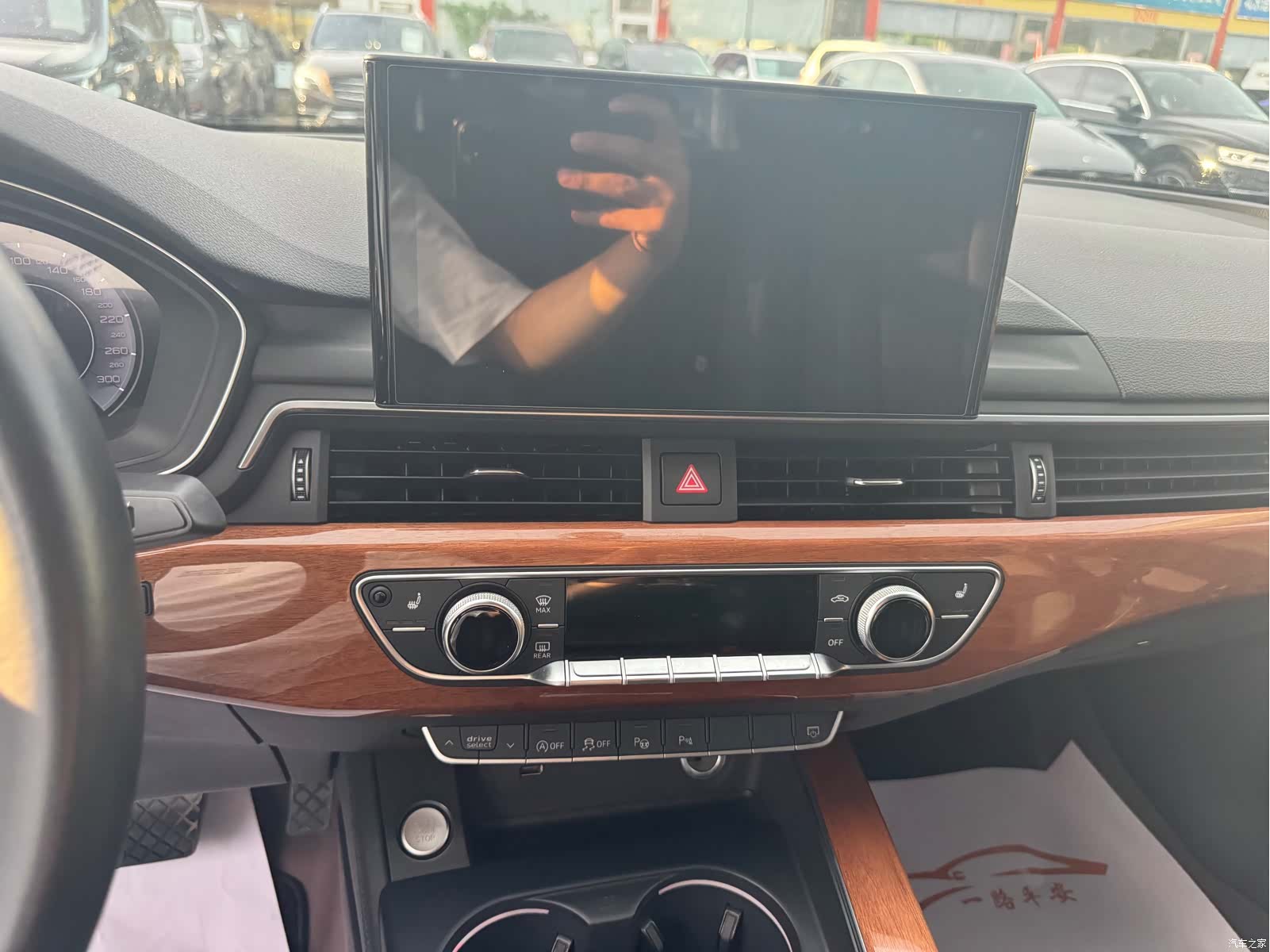 Audi A4L, 2021 8