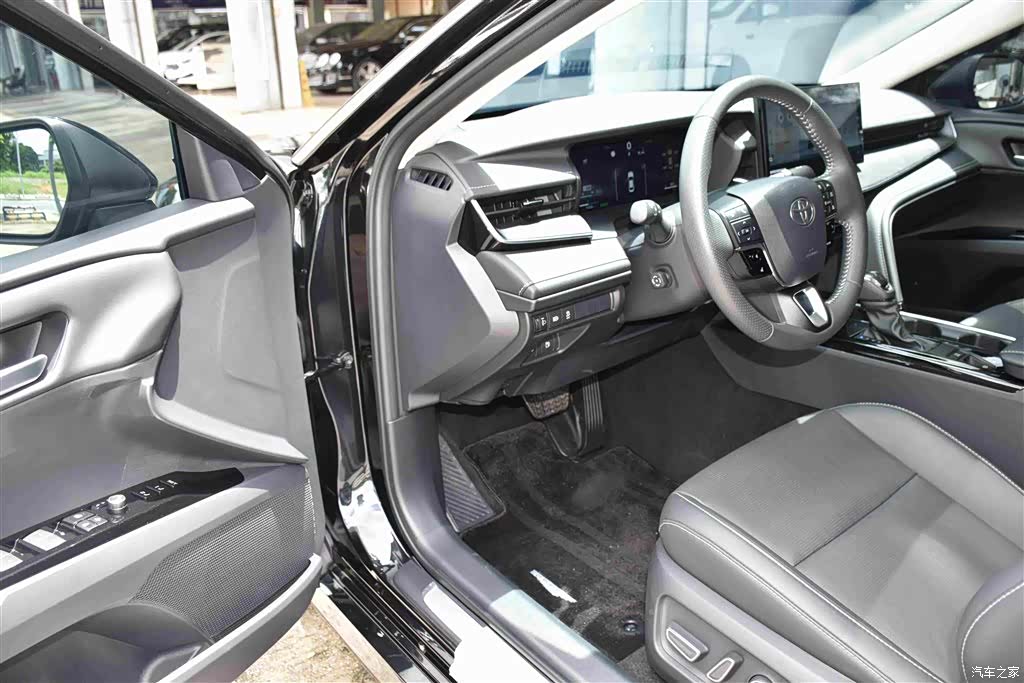 Toyota Camry, 2024 6