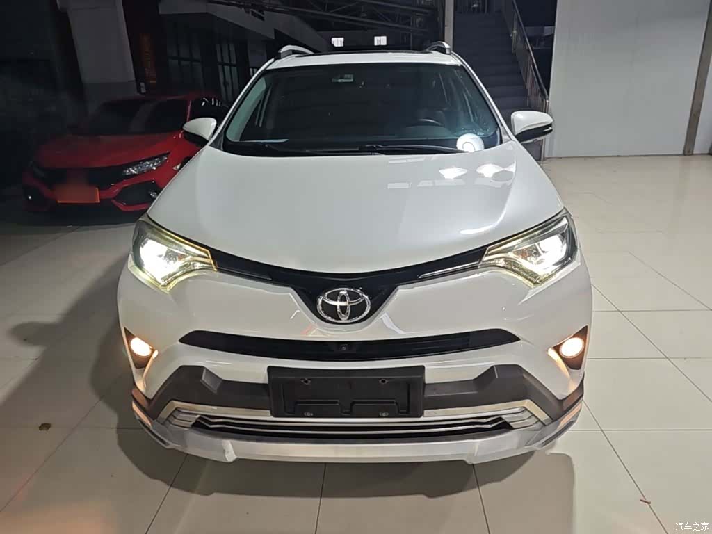 Toyota RAV4, 2017 3