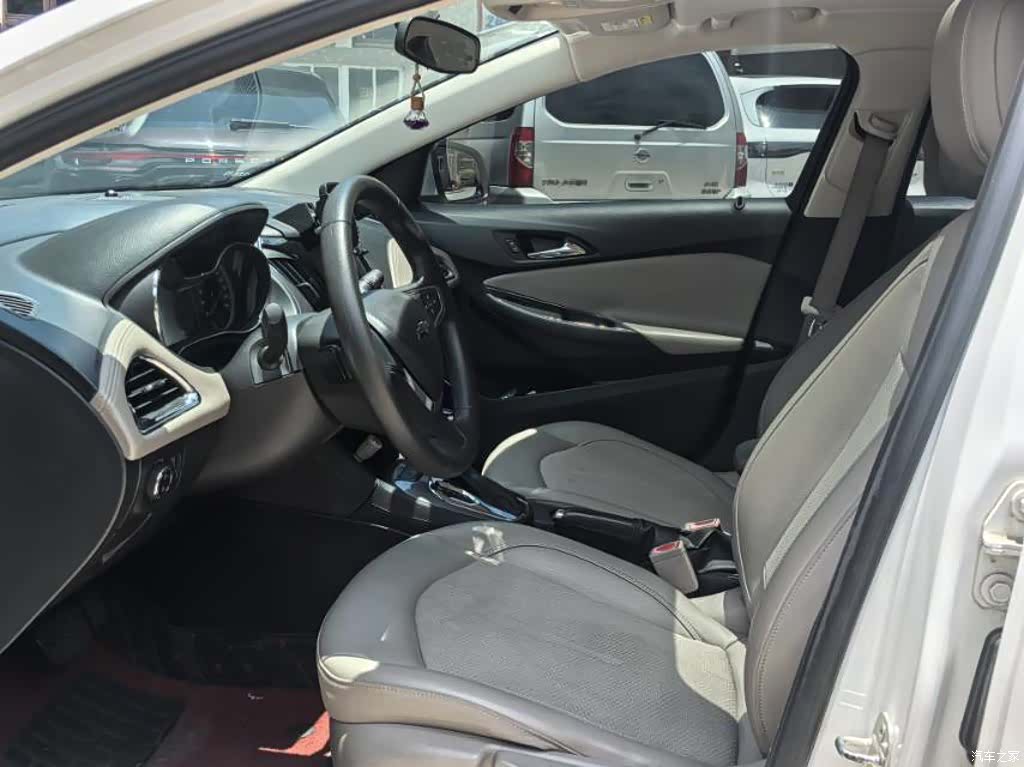 Chevrolet SE, 2015 6