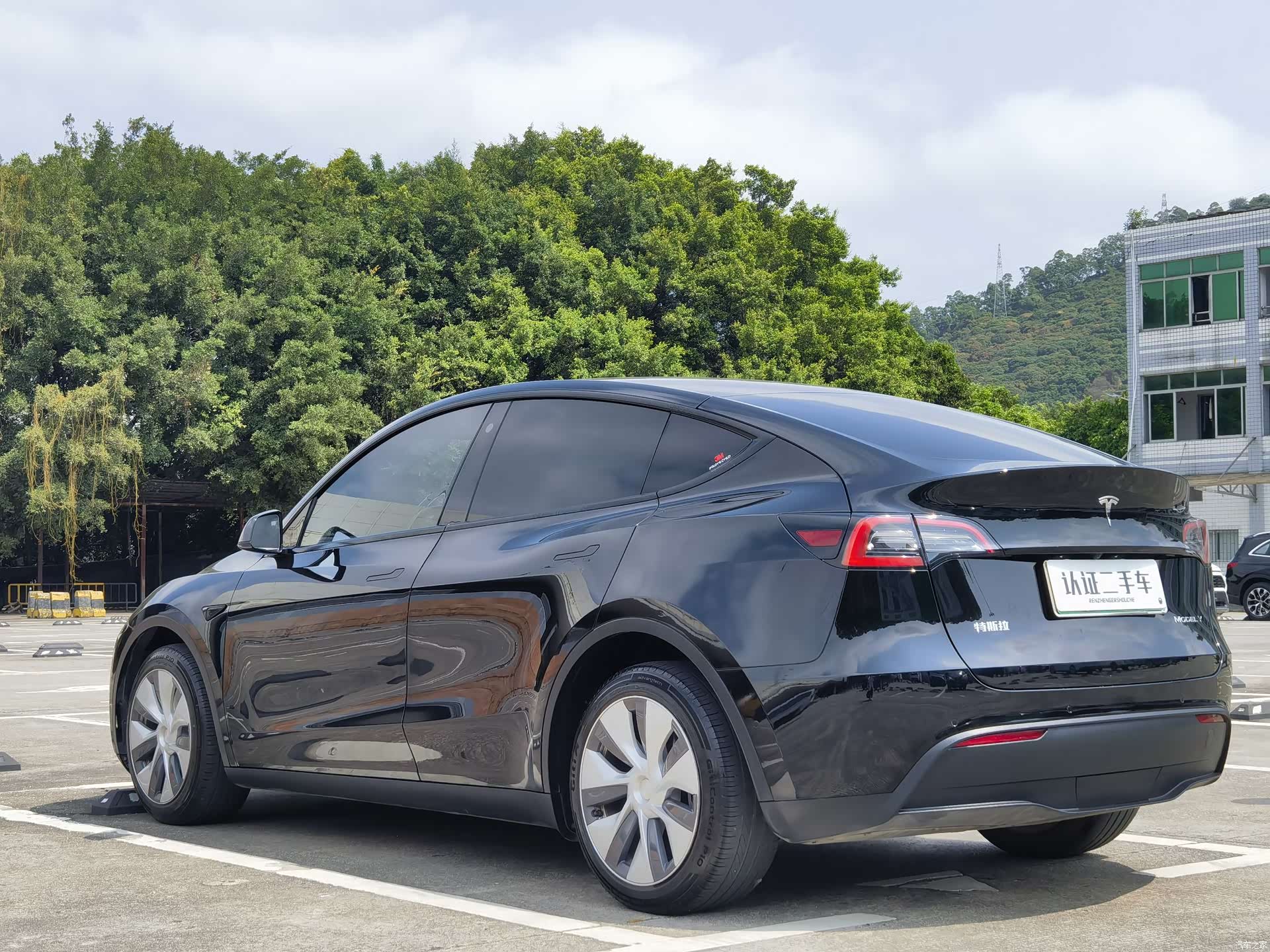 Tesla Model Y, 2022 9